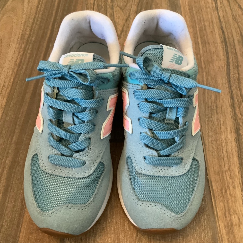 New Balance 574 Sneakers in Blue and Pink - Picture 1 of 8